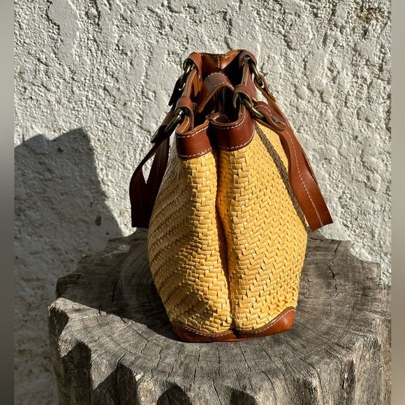 FOSSIL MINI BUCKET WOVEN TOTE - Picture 3 of 9